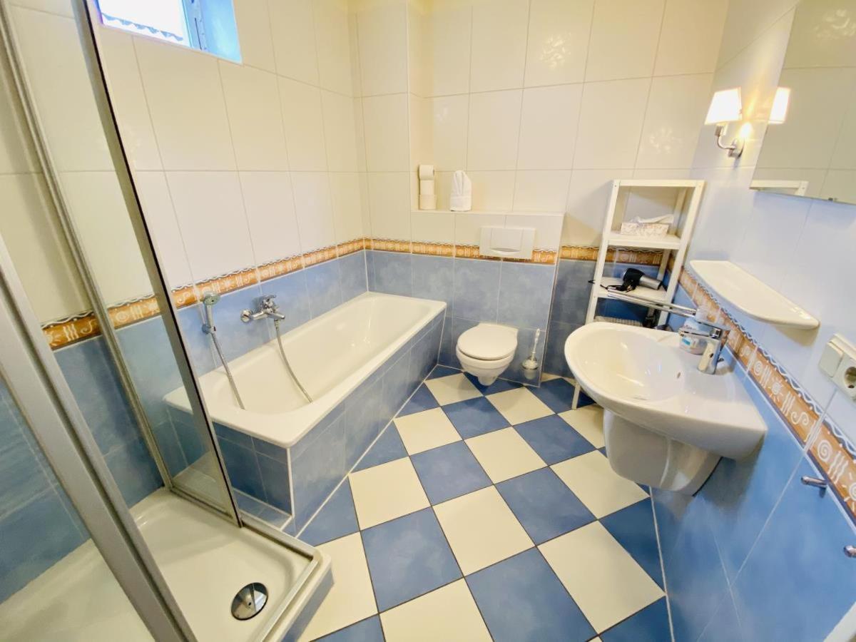 Ferienhaus Jan ロストック エクステリア 写真